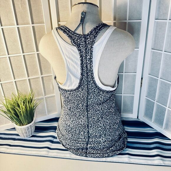 Tank Tops - Picture 4 of 12